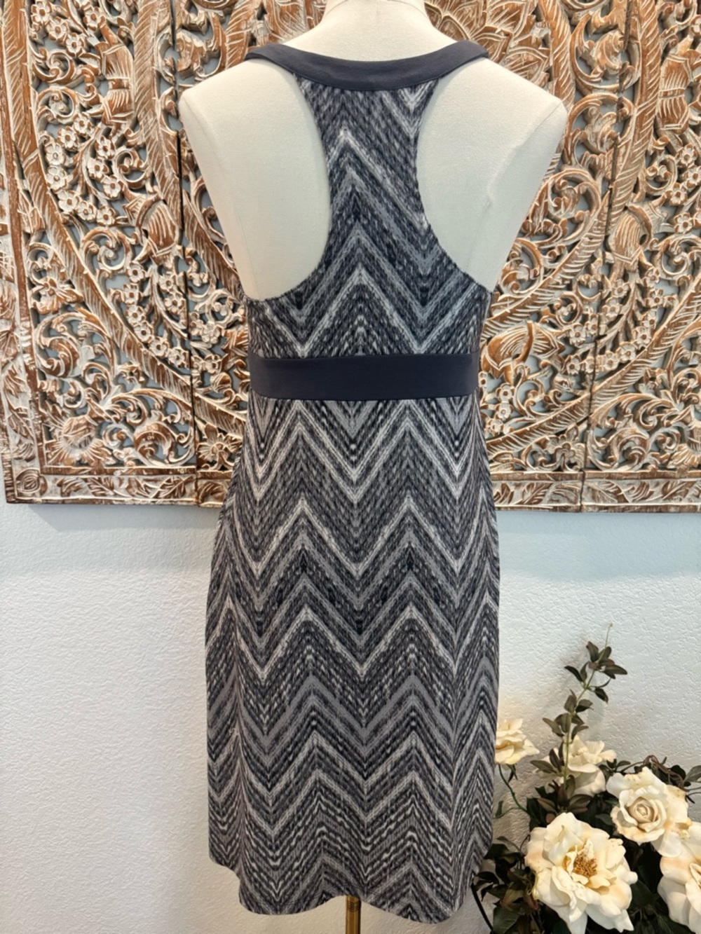 ZeroXposur Voyage Stretch Athletic Sport Athleisure Dress w/ Razorback - Picture 3 of 16